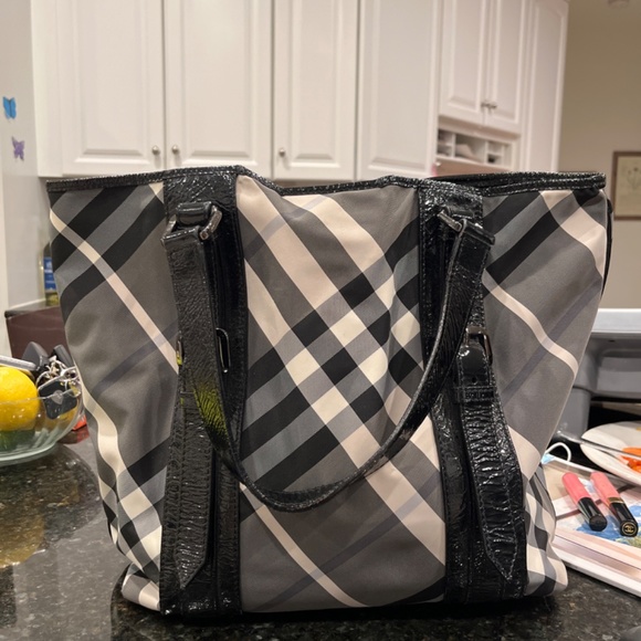 Burberry Victoria Nova Check Bag - Picture 2 of 7